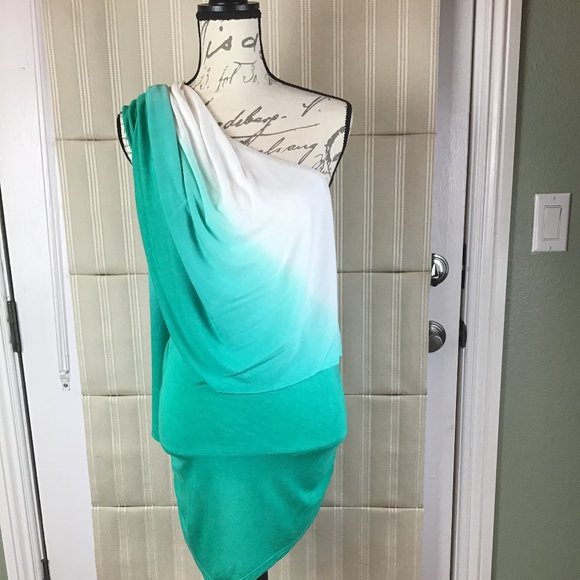 Green and White Ombre Top - Picture 2 of 9